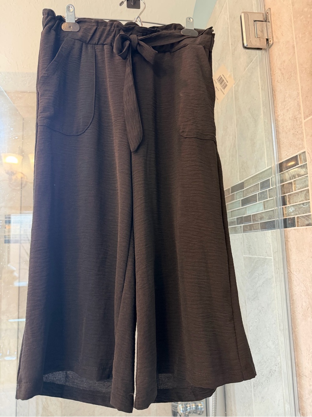 Wide-Leg Tie-Waist Pants in Black